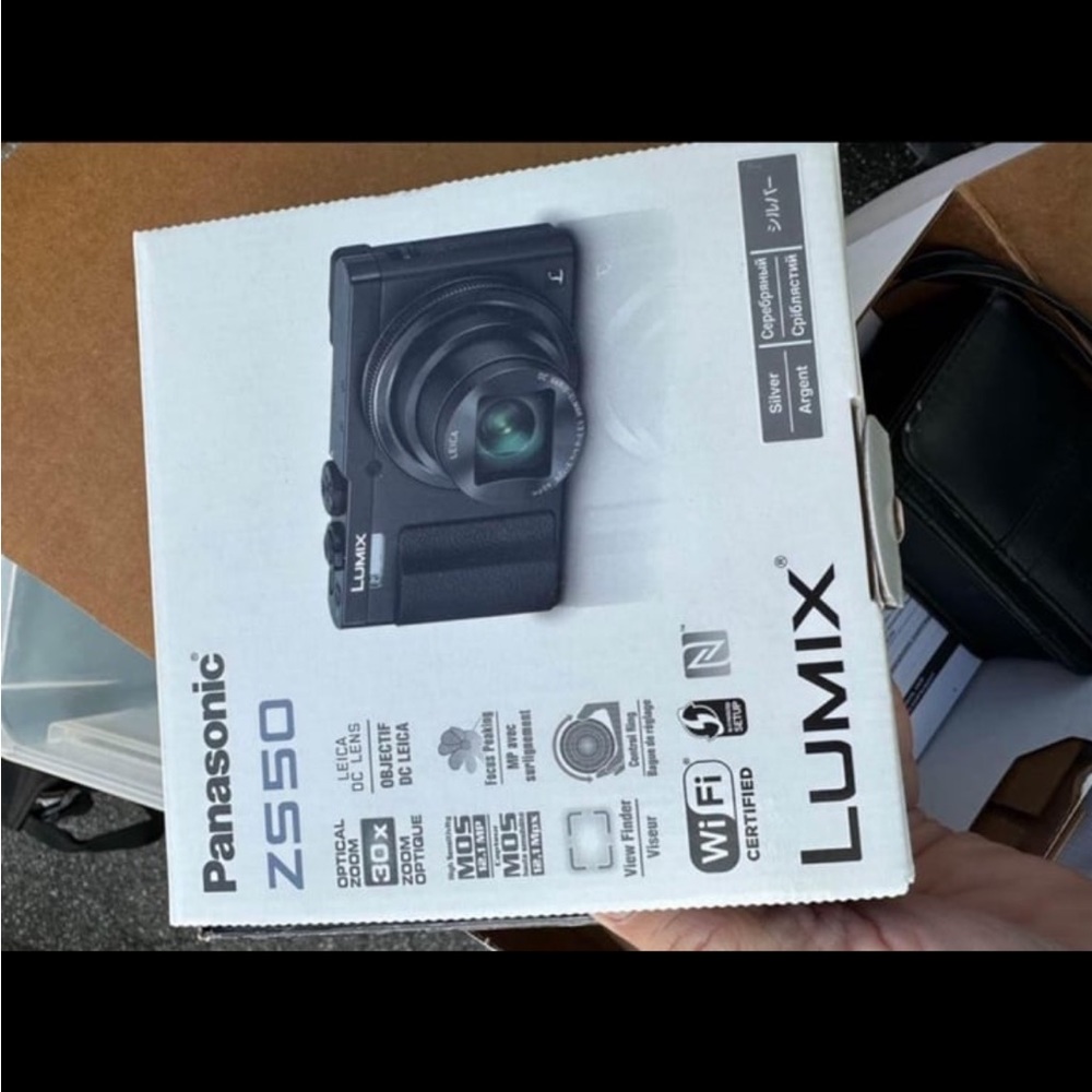 Panasonic Lumix Z550
